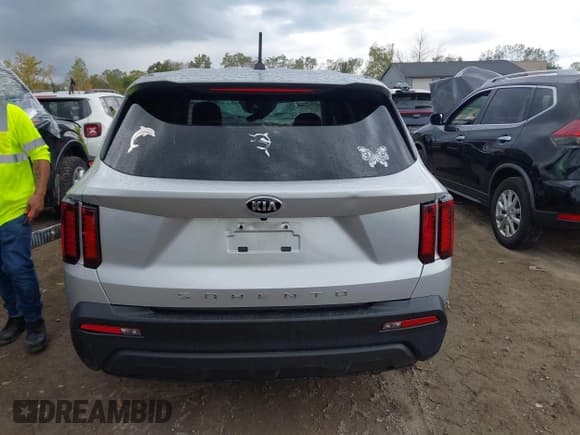 ✅ 2021 Kia Sorento LX • VIN: 5XYRG4LC4MG004990 • Lot: 43384851. Listed on IAAI with 43,308 mi. Free auction sales archive from the USA and detailed vehicle history report at DreamBid. Image 17.