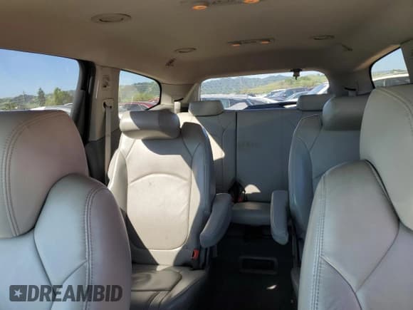 ✅ 2012 Chevrolet Traverse 2LT • VIN: 1GNKRJED2CJ273978 • Lot: 51237354. Wystawiony na Copart z przebiegiem 184 007 mil. Bezpłatny archiwum sprzedaży aukcyjnych z USA i szczegółowy raport historii pojazdu na DreamBid. Zdjęcie 10.