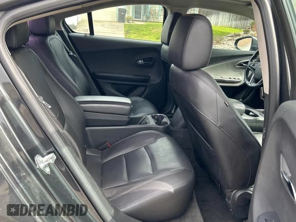 ✅ 2015 Chevrolet Volt • VIN: 1G1RD6E41FU140756 • Lot: 46130024. Wystawiony na Copart z przebiegiem 77 745 mil. Bezpłatny archiwum sprzedaży aukcyjnych z USA i szczegółowy raport historii pojazdu na DreamBid. Zdjęcie 6.