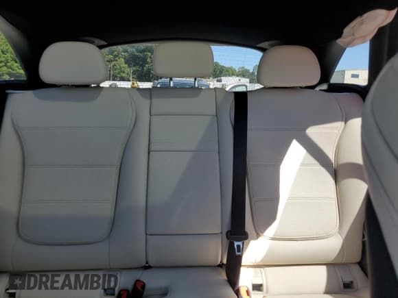 ✅ 2025 Mercedes-Benz GLC 300 • VIN: W1NKM4HB3SF395245 • Lot: 71684965. Wystawiony na Copart z przebiegiem Nie podano. Bezpłatny archiwum sprzedaży aukcyjnych z USA i szczegółowy raport historii pojazdu na DreamBid. Zdjęcie 10.