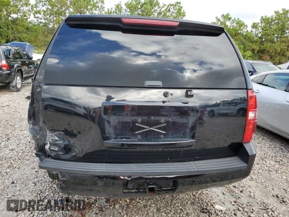 ✅ 2011 Chevrolet Suburban LT • VIN: 1GNSCJE02BR333983 • Lot: 64269244. Wystawiony na Copart z przebiegiem 177 125 mil. Bezpłatny archiwum sprzedaży aukcyjnych z USA i szczegółowy raport historii pojazdu na DreamBid. Zdjęcie 6.