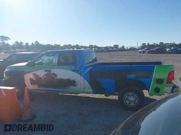 ✅ 2018 Ram 2500 Tradesman • VIN: 3C6TR4HT5JG188396 • Lot: 43701937. Listed on IAAI with 99,761 mi. Free auction sales archive from the USA and detailed vehicle history report at DreamBid. Image 14.