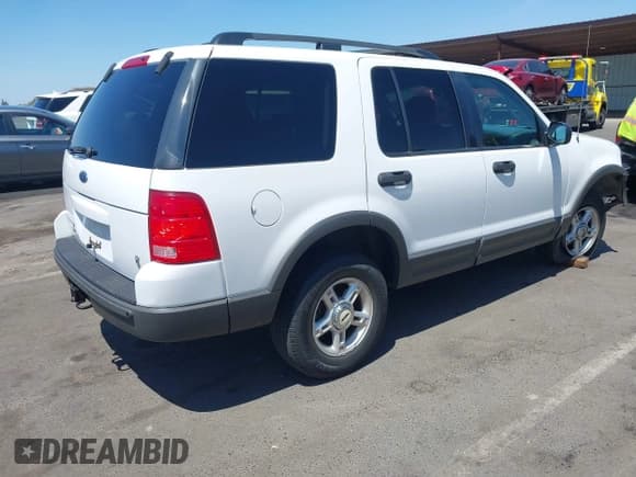 ✅ 2003 Ford Explorer XLT • VIN: 1FMZU73W83ZB23061 • Lot: 42549476. Listed on IAAI with 221,146 mi. Free auction sales archive from the USA and detailed vehicle history report at DreamBid. Image 4.