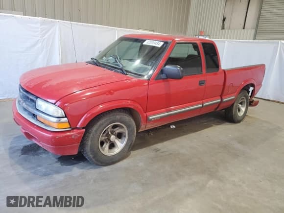 ✅ 2001 Chevrolet S-10 LS • VIN: 1GCCS19W018126074 • Лот: 82839494. Опубликован ранее на Copart с пробегом Не указан. Бесплатный доступ к архиву аукционных продаж из США и подробный отчёт об истории автомобиля на DreamBid. Изображение 1.