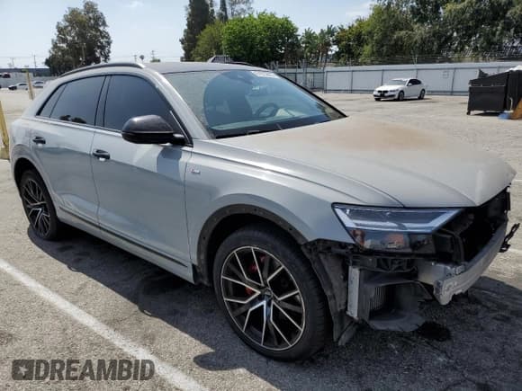 ✅ 2020 Audi Q8 Premium Plus • VIN: WA1EVAF15LD014996 • Lot: 61673685. Wystawiony na Copart z przebiegiem 110 240 mil. Bezpłatny archiwum sprzedaży aukcyjnych z USA i szczegółowy raport historii pojazdu na DreamBid. Zdjęcie 4.