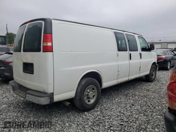 ✅ 2014 Chevrolet Express Cargo • VIN: 1GCWGGBA9E1124161 • Lot: 59983055. Listed on Copart with 233,189 mi. Free auction sales archive from the USA and detailed vehicle history report at DreamBid. Image 3.