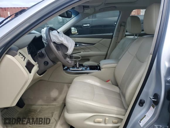 ✅ 2016 Infiniti Q70 • VIN: JN1BY1AR9GM270502 • Лот: 69708215. Опубликован ранее на Copart с пробегом 87 920 миль. Бесплатный доступ к архиву аукционных продаж из США и подробный отчёт об истории автомобиля на DreamBid. Изображение 7.