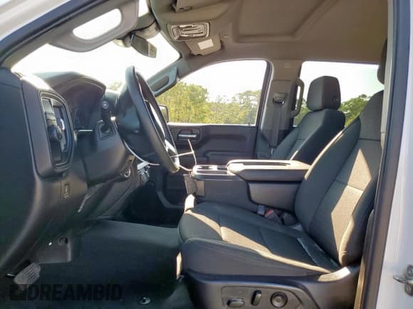 ✅ 2023 Chevrolet Silverado 1500 Custom • VIN: 1GCPABEK0PZ139861 • Lot: 71913635. Wystawiony na Copart z przebiegiem 43 641 mil. Bezpłatny archiwum sprzedaży aukcyjnych z USA i szczegółowy raport historii pojazdu na DreamBid. Zdjęcie 7.