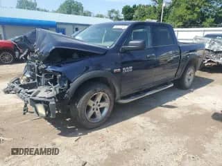 2014 Ram 1500 Express z VIN 1C6RR7KT1ES263596, wystawiony jako Copart lot #61211545 z przebiegiem Nie podano mil oraz Szkoda całkowita • Salvage title. Historia ofert i sprzedaży dostępna na DreamBid. Obrazek 1.