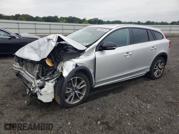 ✅ 2018 Volvo V60 • VIN: YV440MWK1J2053598 • Lot: 69425255. Wystawiony na Copart z przebiegiem 58 366 mil. Bezpłatny archiwum sprzedaży aukcyjnych z USA i szczegółowy raport historii pojazdu na DreamBid. Zdjęcie 1.