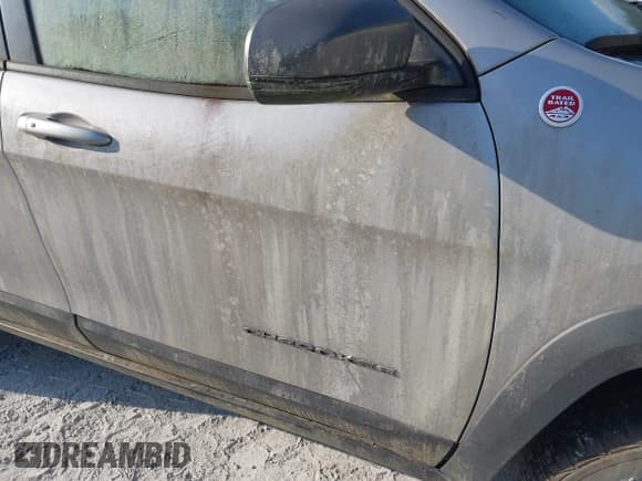 ✅ 2018 Jeep Cherokee Trailhawk • VIN: 1C4PJMBX7JD523068 • Lot: 42718469. Wystawiony na IAAI z przebiegiem 52 427 mil. Bezpłatny archiwum sprzedaży aukcyjnych z USA i szczegółowy raport historii pojazdu na DreamBid. Zdjęcie 19.