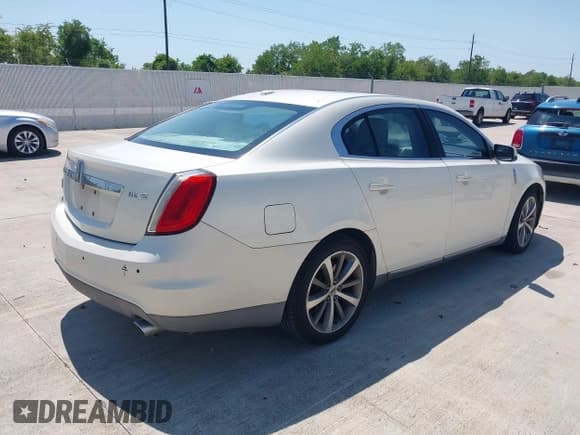 ✅ 2009 Lincoln MKS • VIN: 1LNHM93R09G612852 • Lot: 43182963. Wystawiony na IAAI z przebiegiem 145 767 mil. Bezpłatny archiwum sprzedaży aukcyjnych z USA i szczegółowy raport historii pojazdu na DreamBid. Zdjęcie 4.