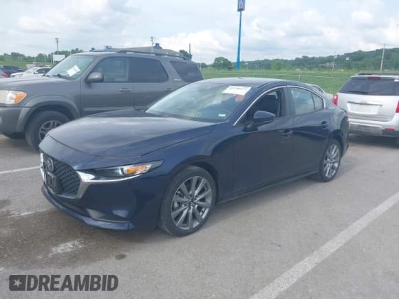 ✅ 2021 Mazda 3 Select • VIN: JM1BPBBL3M1334417 • Lot: 42296677. Listed on IAAI with 37,142 mi. Free auction sales archive from the USA and detailed vehicle history report at DreamBid. Image 2.