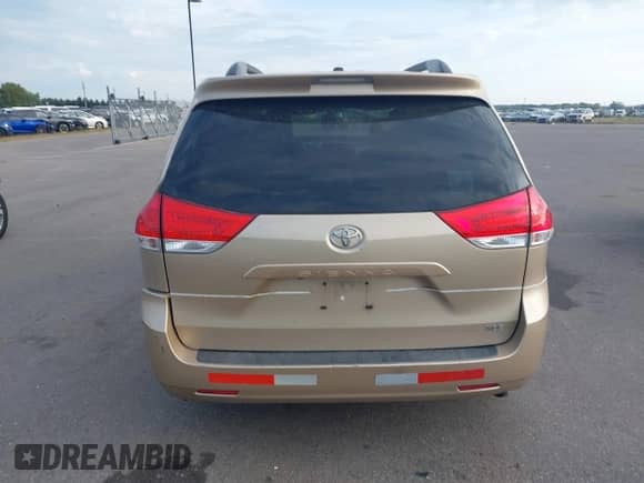 2011 Toyota Sienna XLE AAS with VIN 5TDYK3DC2BS122538, listed as a IAAI auction lot 43247955 with 238,815 mi miles and . Bid and sale history available at DreamBid. Image 16.