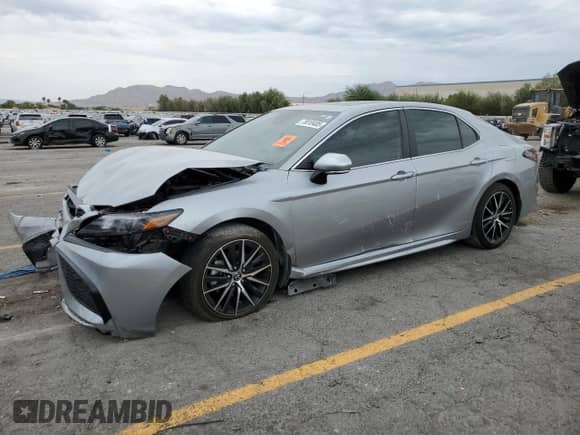2022 Toyota Camry SE с VIN 4T1S11AK3NU048289, выставлен на аукционе Copart как лот 70018485 с пробегом 10 830 миль миль и Списание • Salvage title. История ставок и продаж доступна на DreamBid. Изображение 1.