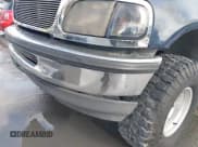 ✅ 1998 Ford F-150 • VIN: 1FTZX17W5WKC23165 • Lot: 43772135. Wystawiony na IAAI z przebiegiem 176 818 mil. Bezpłatny archiwum sprzedaży aukcyjnych z USA i szczegółowy raport historii pojazdu na DreamBid. Zdjęcie 6.