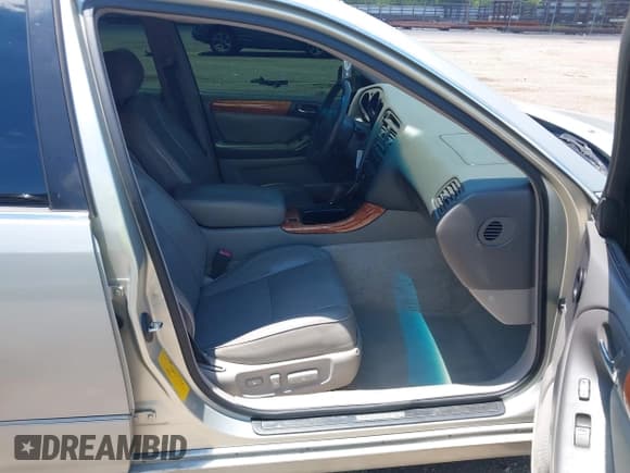 ✅ 2000 Lexus GS 300 • VIN: JT8BD68S7Y0099867 • Лот: 42638688. Опубликован ранее на IAAI с пробегом 181 543 миль. Бесплатный доступ к архиву аукционных продаж из США и подробный отчёт об истории автомобиля на DreamBid. Изображение 5.