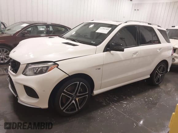 ✅ 2017 Mercedes-Benz GLE 43 AMG • VIN: 4JGDA6EB3HA908746 • Лот: 42201584. Опубликован ранее на IAAI с пробегом 105 427 миль. Бесплатный доступ к архиву аукционных продаж из США и подробный отчёт об истории автомобиля на DreamBid. Изображение 2.