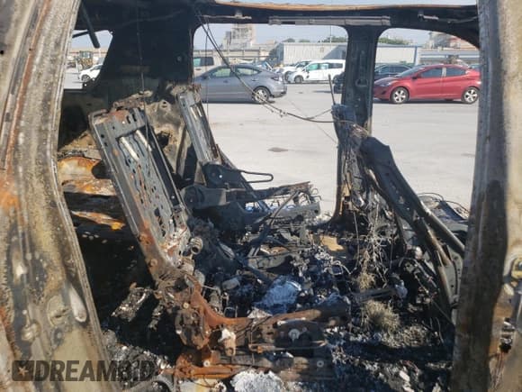 ✅ 2023 Chevrolet Suburban LT • VIN: 1GNSCCKD7PR332242 • Lot: 59224604. Wystawiony na Copart z przebiegiem Nie podano. Bezpłatny archiwum sprzedaży aukcyjnych z USA i szczegółowy raport historii pojazdu na DreamBid. Zdjęcie 11.