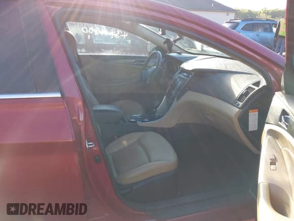 ✅ 2012 Hyundai Sonata Hybrid • VIN: KMHEC4A4XCA040960 • Lot: 43406600. Listed on IAAI with 144,747 mi. Free auction sales archive from the USA and detailed vehicle history report at DreamBid. Image 5.