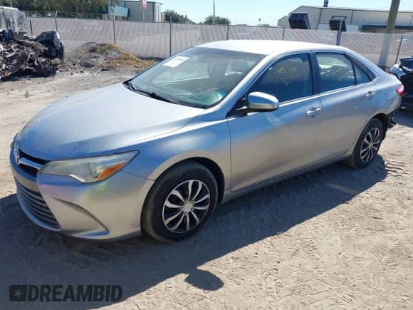 2016 Toyota Camry SE with VIN 4T1BF1FK2GU566102, listed as a IAAI auction lot 43535926 with 194,635 mi miles and . Bid and sale history available at DreamBid. Image 2.