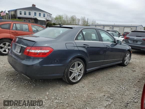 ✅ 2010 Mercedes-Benz E 550 Sport • VIN: WDDHF7CB5AA028594 • Lot: 95401605. Listed on Copart with 116,940 mi. Free auction sales archive from the USA and detailed vehicle history report at DreamBid. Image 3.