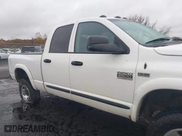 ✅ 2007 Dodge 2500 SLT • VIN: 3D7KS28D17G767678 • Lot: 43540763. Wystawiony na IAAI z przebiegiem 239 125 mil. Bezpłatny archiwum sprzedaży aukcyjnych z USA i szczegółowy raport historii pojazdu na DreamBid. Zdjęcie 13.