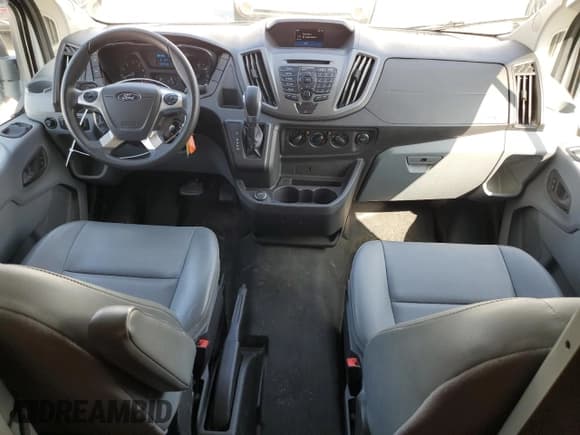 ✅ 2019 Ford Transit • VIN: 1FTYR2YM1KKB82892 • Lot: 44208064. Wystawiony na Copart z przebiegiem 45 512 mil. Bezpłatny archiwum sprzedaży aukcyjnych z USA i szczegółowy raport historii pojazdu na DreamBid. Zdjęcie 8.