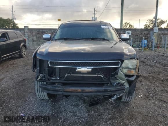 ✅ 2008 Chevrolet Suburban LTZ • VIN: 3GNFC16J38G224465 • Lot: 77314374. Wystawiony na Copart z przebiegiem 278 958 mil. Bezpłatny archiwum sprzedaży aukcyjnych z USA i szczegółowy raport historii pojazdu na DreamBid. Zdjęcie 5.