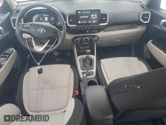 ✅ 2025 Hyundai Venue SEL • VIN: KMHRC8A30SU381698 • Lot: 95406755. Listed on Copart with 15,221 mi. Free auction sales archive from the USA and detailed vehicle history report at DreamBid. Image 8.