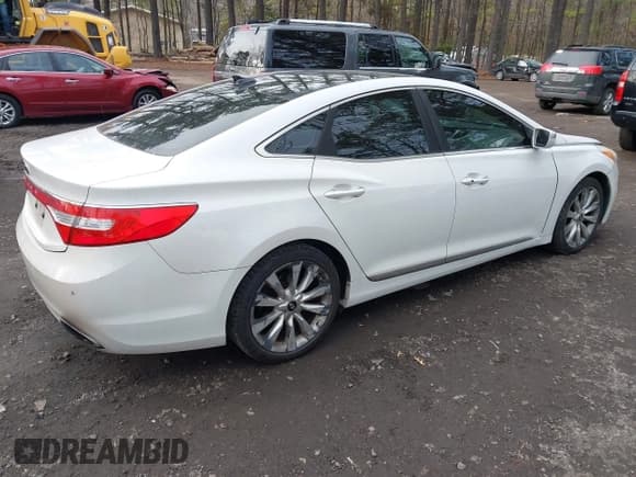 ✅ 2013 Hyundai Azera • VIN: KMHFH4JG6DA262302 • Lot: 43934943. Listed on IAAI with 241,054 mi. Free auction sales archive from the USA and detailed vehicle history report at DreamBid. Image 4.