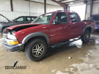 2004 Chevrolet S-10 LS z VIN 1GCDT13X44K141199, wystawiony jako Copart lot #63681715 z przebiegiem 125 327 mil mil oraz Szkoda całkowita • Salvage title. Historia ofert i sprzedaży dostępna na DreamBid. Obrazek 1.