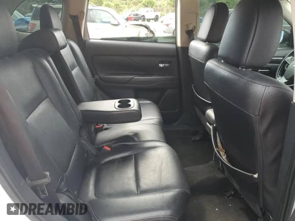 2016 Mitsubishi Outlander SE z VIN JA4AD3A34GZ054565, wystawiony jako Copart lot #84243245 z przebiegiem 126 920 mil mil oraz Szkoda całkowita • Salvage title. Historia ofert i sprzedaży dostępna na DreamBid. Obrazek 11.