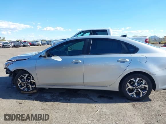 ✅ 2019 Kia Forte LXS • VIN: 3KPF24AD8KE010248 • Лот: 43188779. Опубликован ранее на IAAI с пробегом 72 730 миль. Бесплатный доступ к архиву аукционных продаж из США и подробный отчёт об истории автомобиля на DreamBid. Изображение 15.