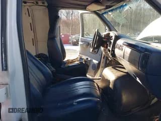 ✅ 1997 GMC Savana • VIN: 1GTFG15R0V1041426 • Lot: 41327475. Wystawiony na IAAI z przebiegiem Nie podano. Bezpłatny archiwum sprzedaży aukcyjnych z USA i szczegółowy raport historii pojazdu na DreamBid. Zdjęcie 5.