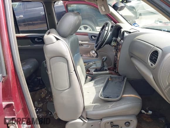 ✅ 2002 GMC Envoy SLT • VIN: 1GKDT13S622284208 • Lot: 42614902. Wystawiony na IAAI z przebiegiem Nie podano. Bezpłatny archiwum sprzedaży aukcyjnych z USA i szczegółowy raport historii pojazdu na DreamBid. Zdjęcie 5.