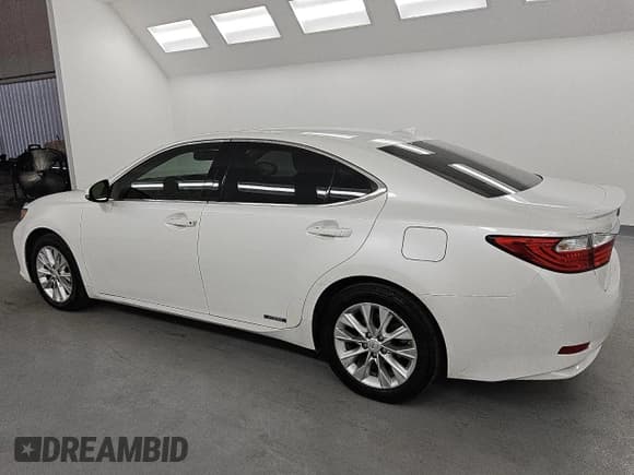 ✅ 2015 Lexus ES 300h • VIN: JTHBW1GG3F2084732 • Lot: 48983255. Listed on Copart with 155,963 mi. Free auction sales archive from the USA and detailed vehicle history report at DreamBid. Image 2.