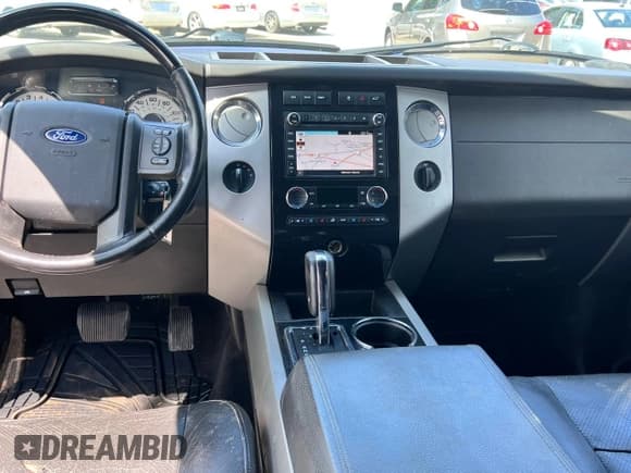 ✅ 2011 Ford Expedition Limited • VIN: 1FMJU2A57BEF10152 • Lot: 54373345. Listed on Copart with 196,959 mi. Free auction sales archive from the USA and detailed vehicle history report at DreamBid. Image 9.