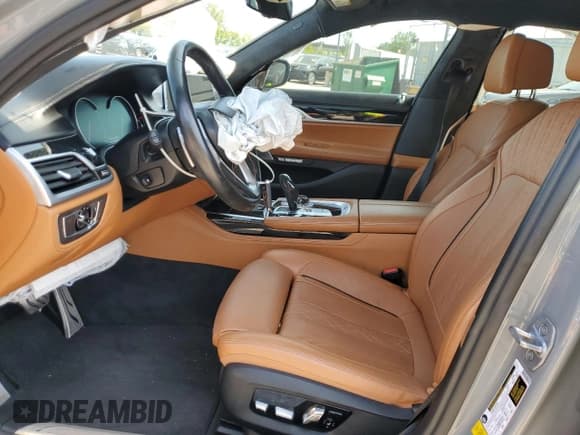 ✅ 2018 BMW 7 Series 750i • VIN: WBA7F0C55JGM22484 • Лот: 67475724. Опубликован ранее на Copart с пробегом 40 048 миль. Бесплатный доступ к архиву аукционных продаж из США и подробный отчёт об истории автомобиля на DreamBid. Изображение 7.