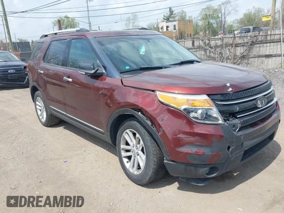 ✅ 2015 Ford Explorer XLT • VIN: 1FM5K8D85FGC03878 • Lot: 42134401. Wystawiony na IAAI z przebiegiem 85 443 mil. Bezpłatny archiwum sprzedaży aukcyjnych z USA i szczegółowy raport historii pojazdu na DreamBid. Zdjęcie 1.