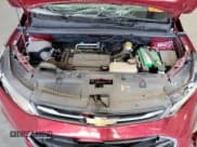 ✅ 2020 Chevrolet Trax LT • VIN: 3GNCJPSB3LL251921 • Lot: 90242385. Wystawiony na Copart z przebiegiem 24 960 mil. Bezpłatny archiwum sprzedaży aukcyjnych z USA i szczegółowy raport historii pojazdu na DreamBid. Zdjęcie 12.