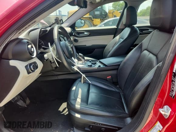 ✅ 2018 Alfa Romeo Giulia Ti • VIN: ZARFAECN7J7589963 • Lot: 64100835. Listed on Copart with 77,185 mi. Free auction sales archive from the USA and detailed vehicle history report at DreamBid. Image 7.