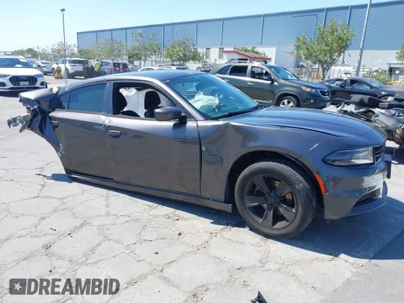 ✅ 2016 Dodge Charger SE • VIN: 2C3CDXBG2GH180550 • Lot: 42730625. Wystawiony na IAAI z przebiegiem Nie podano. Bezpłatny archiwum sprzedaży aukcyjnych z USA i szczegółowy raport historii pojazdu na DreamBid. Zdjęcie 1.