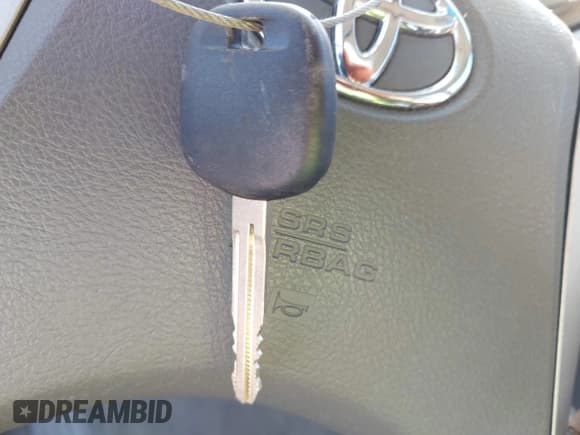 ✅ 2007 Toyota Camry CE • VIN: 4T1BE46KX7U585971 • Lot: 43557750. Wystawiony na IAAI z przebiegiem 141 153 mil. Bezpłatny archiwum sprzedaży aukcyjnych z USA i szczegółowy raport historii pojazdu na DreamBid. Zdjęcie 11.