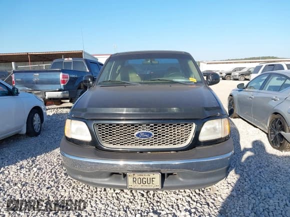 ✅ 2000 Ford F-150 XL • VIN: 1FTRX07L3YKB02525 • Lot: 43419942. Wystawiony na IAAI z przebiegiem 176 484 mil. Bezpłatny archiwum sprzedaży aukcyjnych z USA i szczegółowy raport historii pojazdu na DreamBid. Zdjęcie 13.