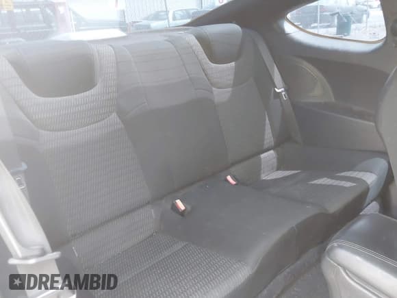 ✅ 2015 Hyundai Genesis Coupe 3.8L Base • VIN: KMHHU6KJ0FU124671 • Lot: 42491753. Wystawiony na IAAI z przebiegiem 119 967 mil. Bezpłatny archiwum sprzedaży aukcyjnych z USA i szczegółowy raport historii pojazdu na DreamBid. Zdjęcie 8.