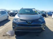 ✅ 2018 Toyota RAV4 XLE • VIN: JTMWFREV6JJ739192 • Lot: 43354082. Wystawiony na IAAI z przebiegiem 69 384 mil. Bezpłatny archiwum sprzedaży aukcyjnych z USA i szczegółowy raport historii pojazdu na DreamBid. Zdjęcie 13.
