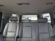 ✅ 2009 Chevrolet Suburban 2LT • VIN: 1GNFC26049R203087 • Lot: 62851934. Wystawiony na Copart z przebiegiem 164 136 mil. Bezpłatny archiwum sprzedaży aukcyjnych z USA i szczegółowy raport historii pojazdu na DreamBid. Zdjęcie 10.