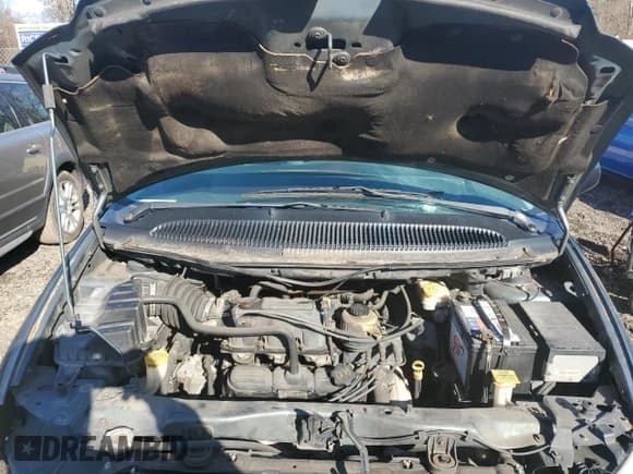 ✅ 2005 Chrysler Town & Country Touring • VIN: 2C8GP54L55R209578 • Лот: 92876895. Опубликован ранее на Copart с пробегом 169 139 миль. Бесплатный доступ к архиву аукционных продаж из США и подробный отчёт об истории автомобиля на DreamBid. Изображение 12.