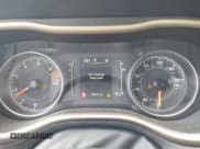 ✅ 2017 Jeep Cherokee Latitude • VIN: 1C4PJLCB3HW577561 • Lot: 43237670. Wystawiony na IAAI z przebiegiem 92 613 mil. Bezpłatny archiwum sprzedaży aukcyjnych z USA i szczegółowy raport historii pojazdu na DreamBid. Zdjęcie 7.